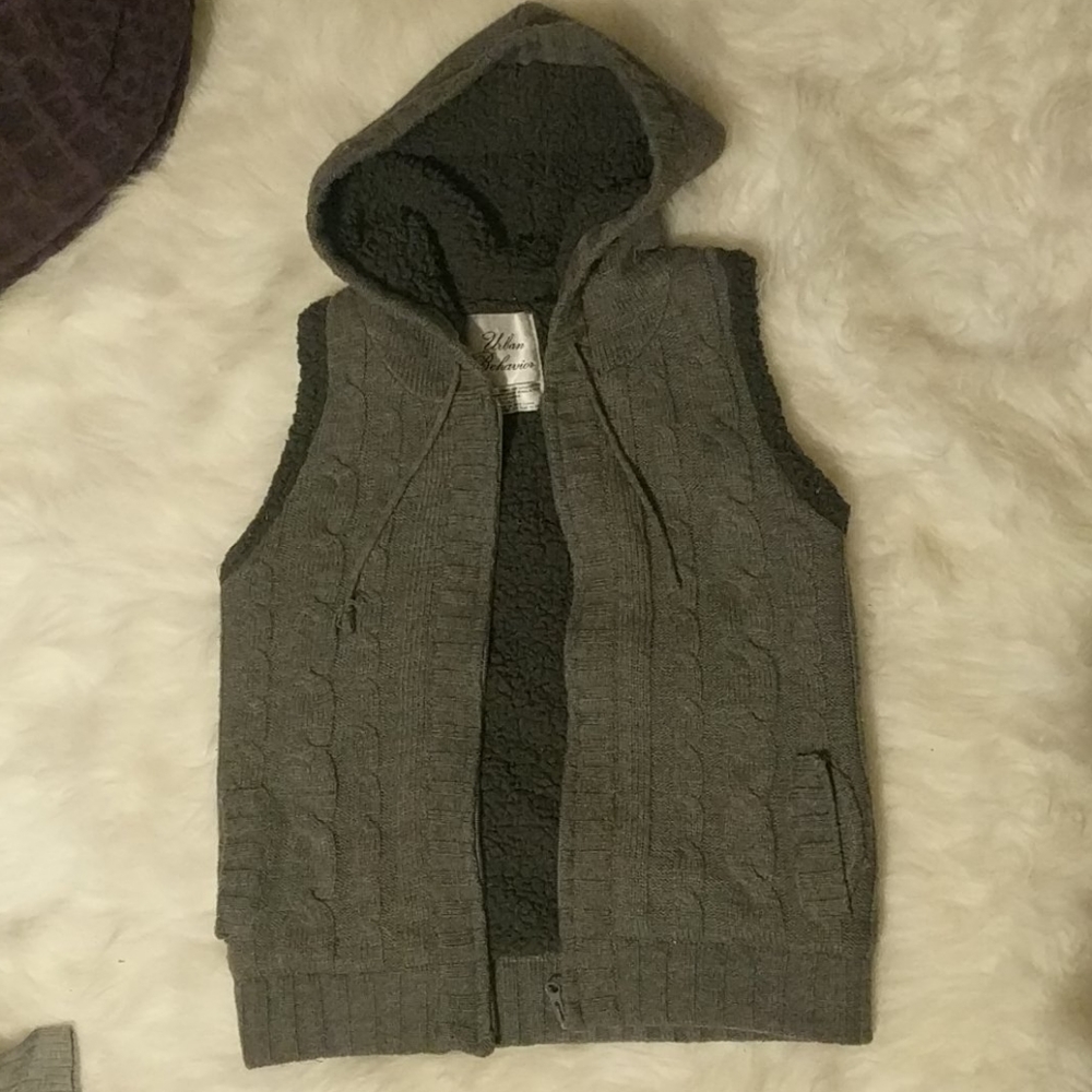 Hooded Sherpa vest sweater